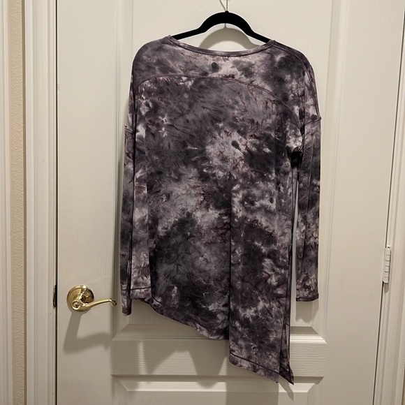 Lululemon to the point LS *mist size 8 - Picture 2 of 6